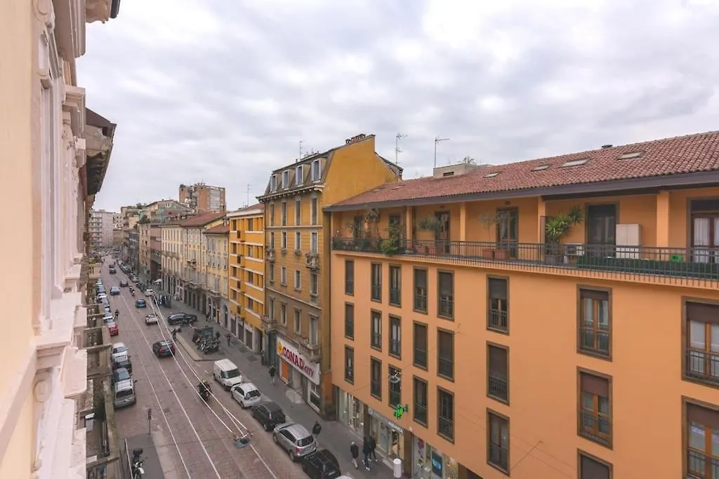 Sant'Ambrogio Apartment Milan